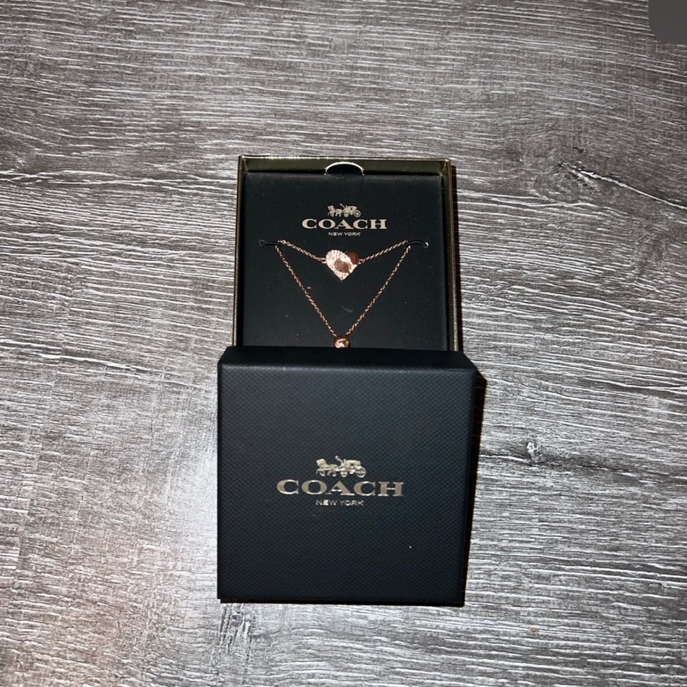 NWT WOMEN’S COACH NECKLACE